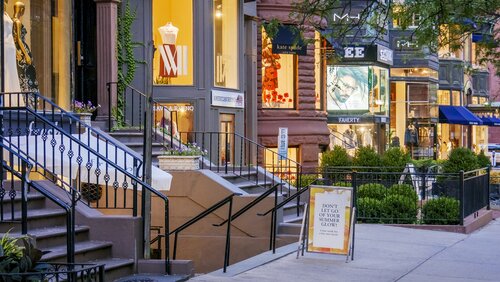 Johnny Cupcakes Closing Iconic Newbury Street Shop