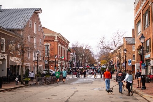 The 6,000-s.f. Mae's Market & Cafe closes in Old Alexandria, VA