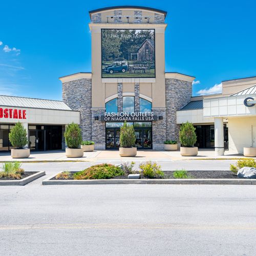 Fashion Outlets of Niagara Falls